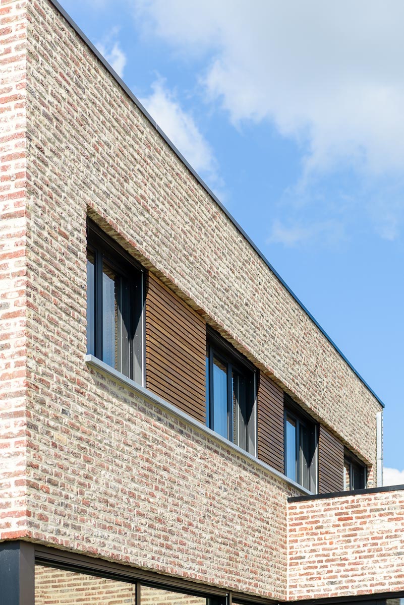 Detail ramen hedendaags-moderne totaalrenovatie woning