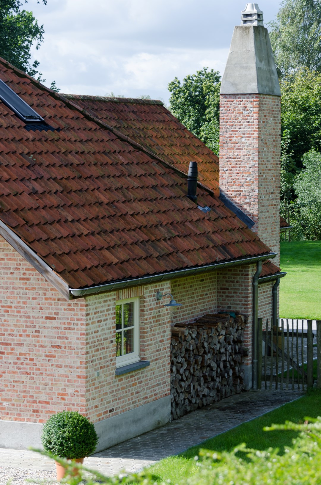 Detail rode landelijke dakpannen